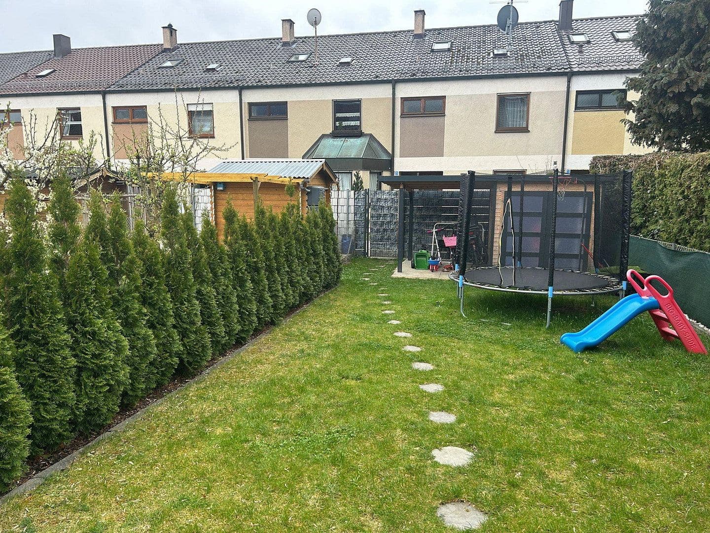 Prodej domu 126 m², pozemek 220 m², Augsburg, Bavorsko Prodej domu 126 m², pozemek 220 m², Augsburg, Bavorsko