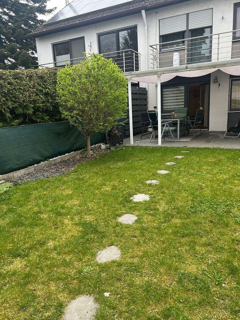 Prodej domu 126 m², pozemek 220 m², Augsburg, Bavorsko Prodej domu 126 m², pozemek 220 m², Augsburg, Bavorsko