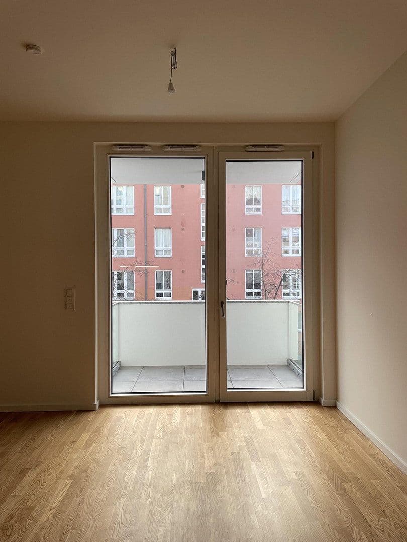 Pronájem bytu 2+1 62 m², Heisenbergstr. 3, Berlin, Berlín Pronájem bytu 2+1 62 m², Heisenbergstr. 3, Berlin, Berlín