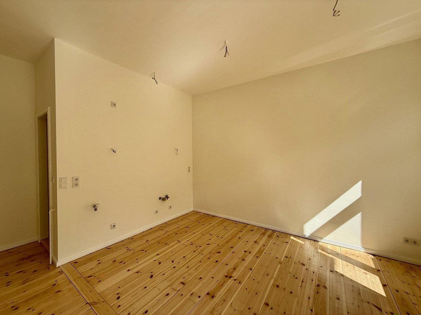 Prodej bytu 3+1 75 m², Berlin, Berlín Prodej bytu 3+1 75 m², Berlin, Berlín