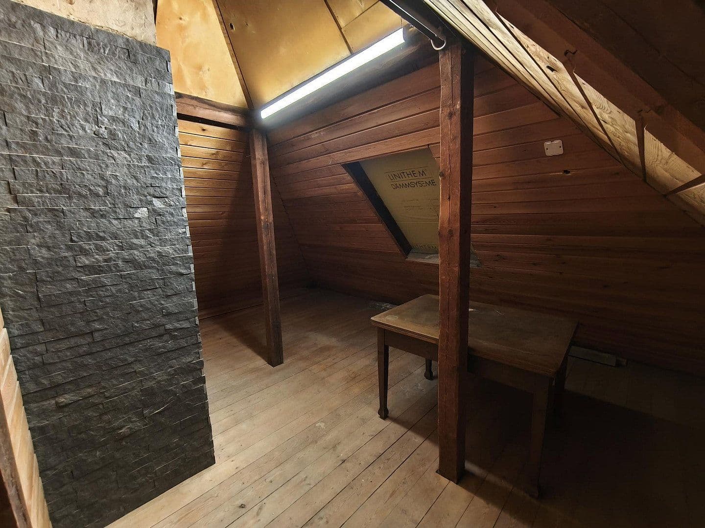 Pronájem bytu 4+1 123 m², Lessingstraße 6, Hermsdorf, Durynsko Pronájem bytu 4+1 123 m², Lessingstraße 6, Hermsdorf, Durynsko