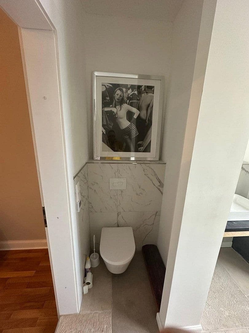 Pronájem bytu 4+1 123 m², Lessingstraße 6, Hermsdorf, Durynsko Pronájem bytu 4+1 123 m², Lessingstraße 6, Hermsdorf, Durynsko