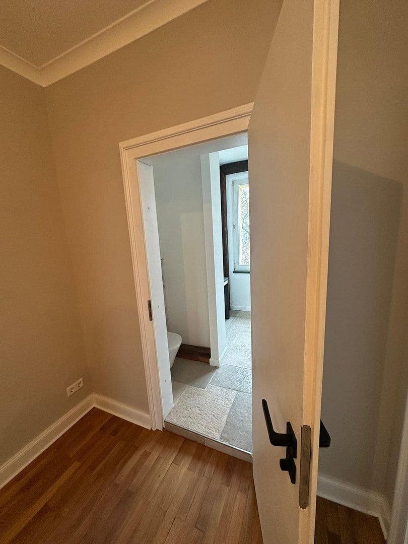 Pronájem bytu 4+1 123 m², Lessingstraße 6, Hermsdorf, Durynsko Pronájem bytu 4+1 123 m², Lessingstraße 6, Hermsdorf, Durynsko