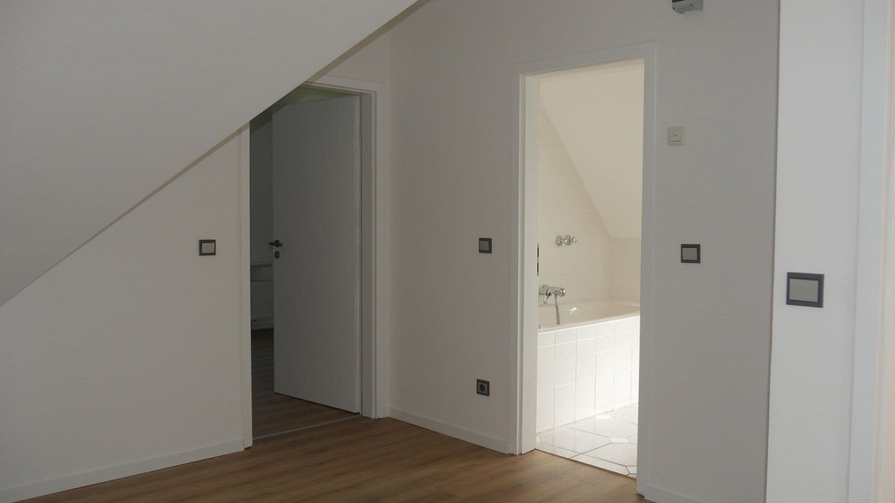 Pronájem domu 145 m², pozemek 581 m², Ratingen, Severní Porýní-Vestfálsko Pronájem domu 145 m², pozemek 581 m², Ratingen, Severní Porýní-Vestfálsko