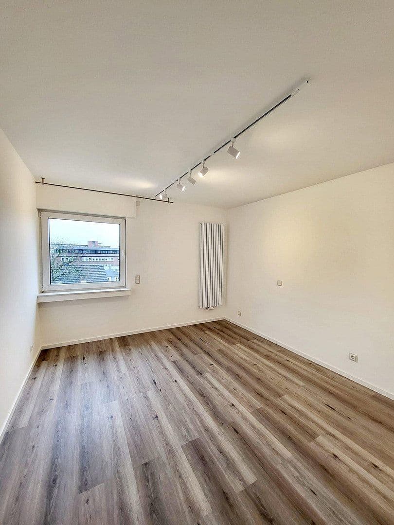 Pronájem bytu 4+1 92 m², Mulheim an der Ruhr, Severní Porýní-Vestfálsko Pronájem bytu 4+1 92 m², Mulheim an der Ruhr, Severní Porýní-Vestfálsko
