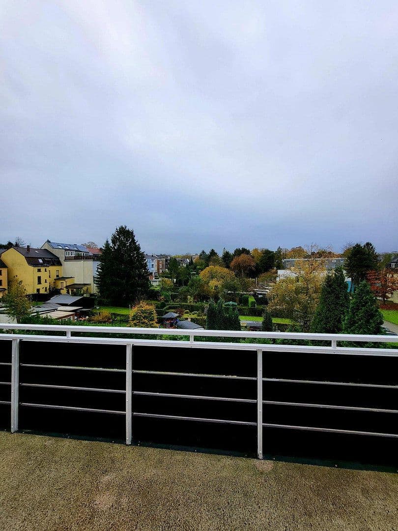 Pronájem bytu 4+1 92 m², Mulheim an der Ruhr, Severní Porýní-Vestfálsko Pronájem bytu 4+1 92 m², Mulheim an der Ruhr, Severní Porýní-Vestfálsko