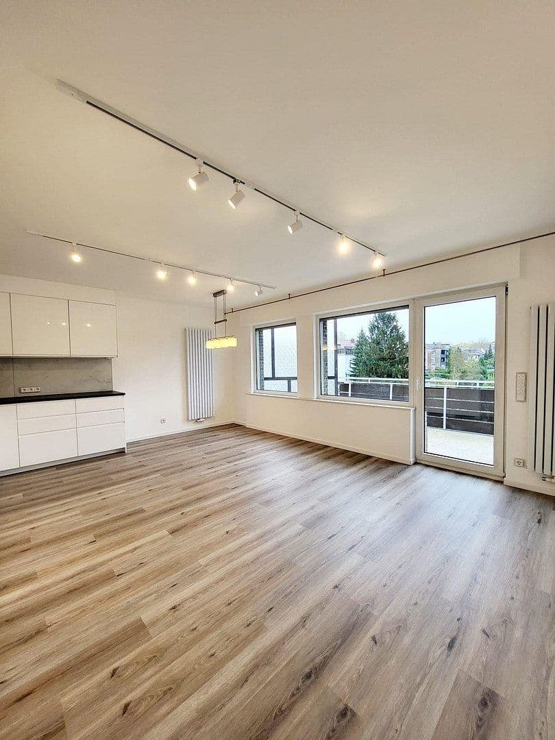 Pronájem bytu 4+1 92 m², Mulheim an der Ruhr, Severní Porýní-Vestfálsko Pronájem bytu 4+1 92 m², Mulheim an der Ruhr, Severní Porýní-Vestfálsko