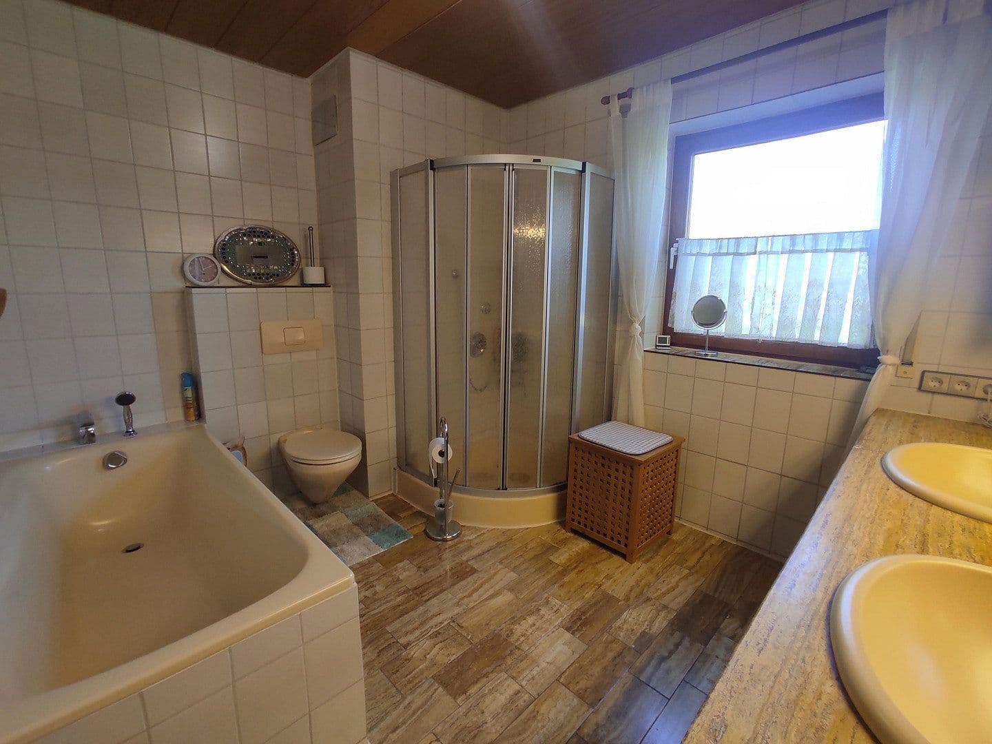 Prodej domu 330 m², pozemek 939 m², Kirchheim unter Teck, Bádensko-Württembersko Prodej domu 330 m², pozemek 939 m², Kirchheim unter Teck, Bádensko-Württembersko