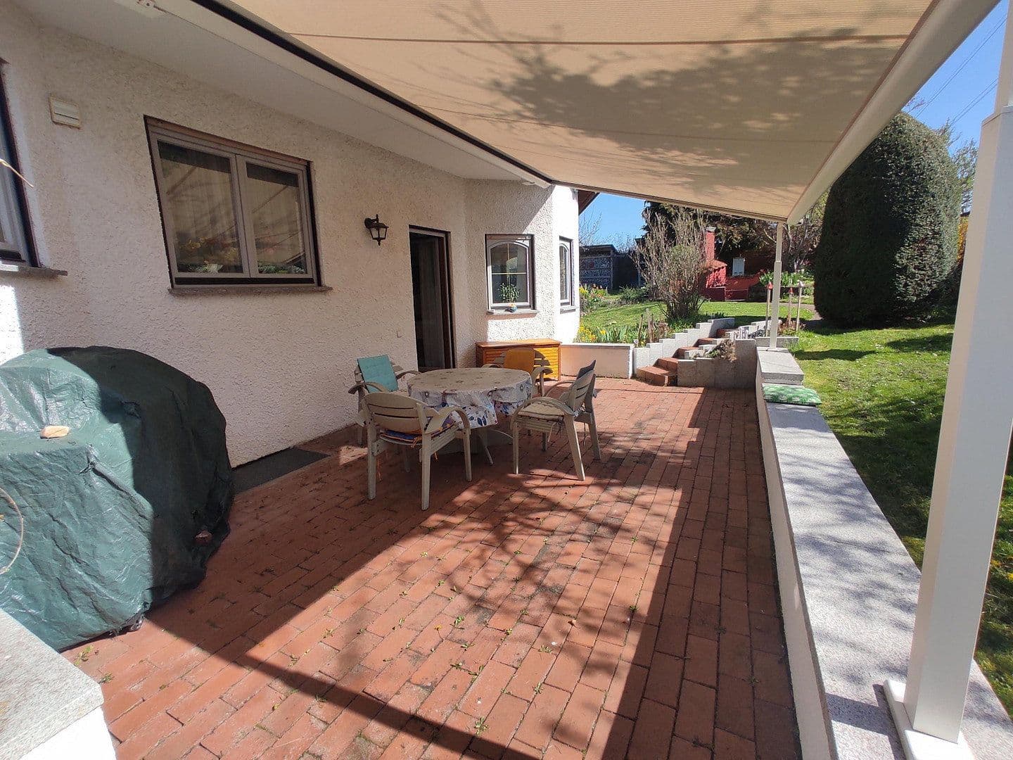 Prodej domu 330 m², pozemek 939 m², Kirchheim unter Teck, Bádensko-Württembersko Prodej domu 330 m², pozemek 939 m², Kirchheim unter Teck, Bádensko-Württembersko