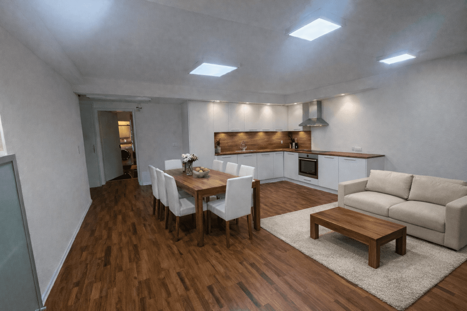 Prodej domu 205 m², pozemek 560 m², Haselweg 3, Jestetten, Bádensko-Württembersko Prodej domu 205 m², pozemek 560 m², Haselweg 3, Jestetten, Bádensko-Württembersko