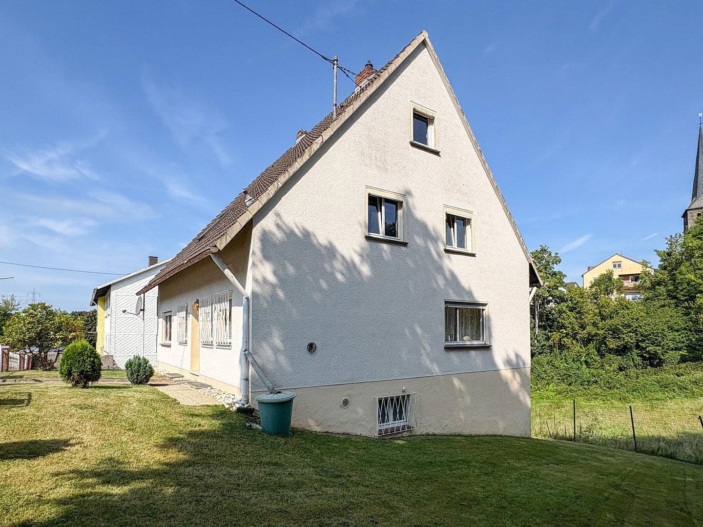 Prodej domu 166 m², pozemek 1.043 m², Hamm (Sieg), Porýní-Falc Prodej domu 166 m², pozemek 1.043 m², Hamm (Sieg), Porýní-Falc