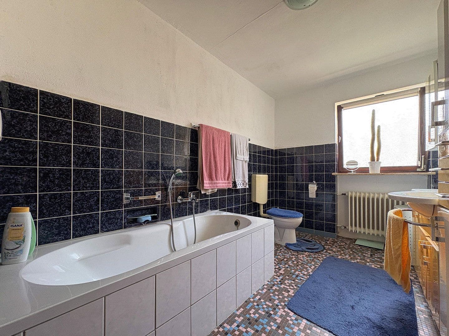 Prodej domu 166 m², pozemek 1.043 m², Hamm (Sieg), Porýní-Falc Prodej domu 166 m², pozemek 1.043 m², Hamm (Sieg), Porýní-Falc