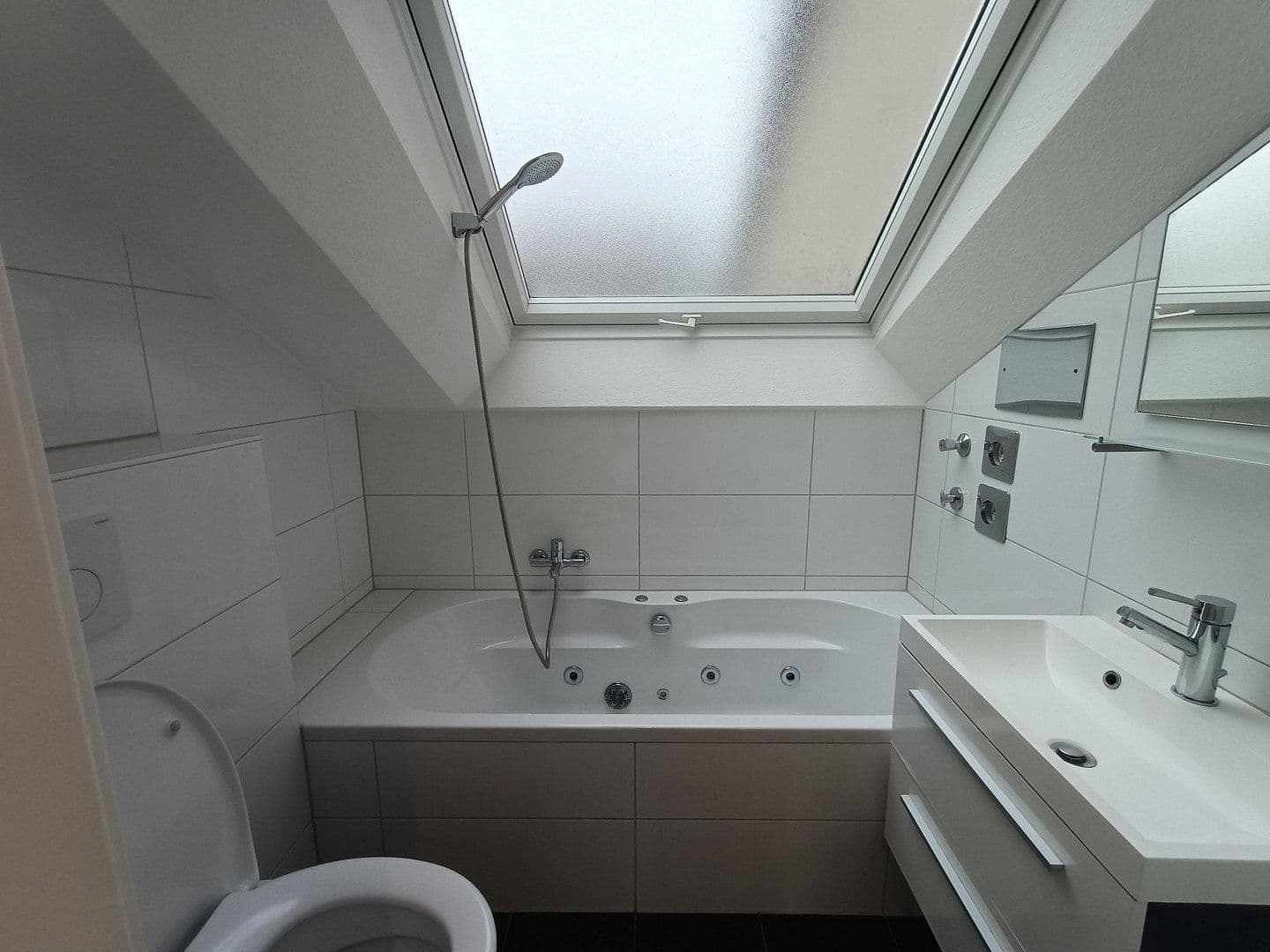 Pronájem bytu 2+1 51 m², Balinger Str. 12, Leonberg, Bádensko-Württembersko Pronájem bytu 2+1 51 m², Balinger Str. 12, Leonberg, Bádensko-Württembersko