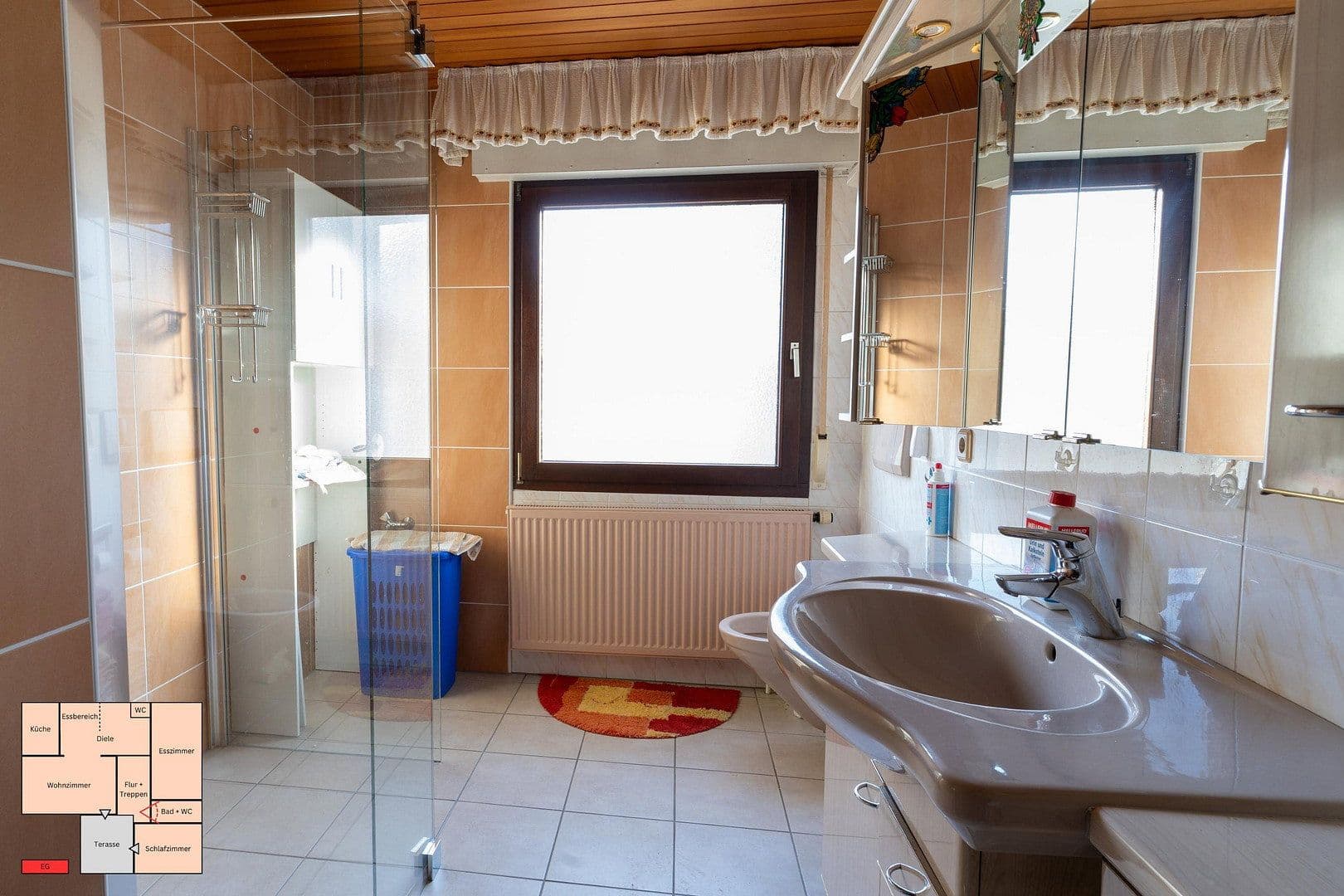 Prodej domu 160 m², pozemek 690 m², Bühl, Bádensko-Württembersko Prodej domu 160 m², pozemek 690 m², Bühl, Bádensko-Württembersko