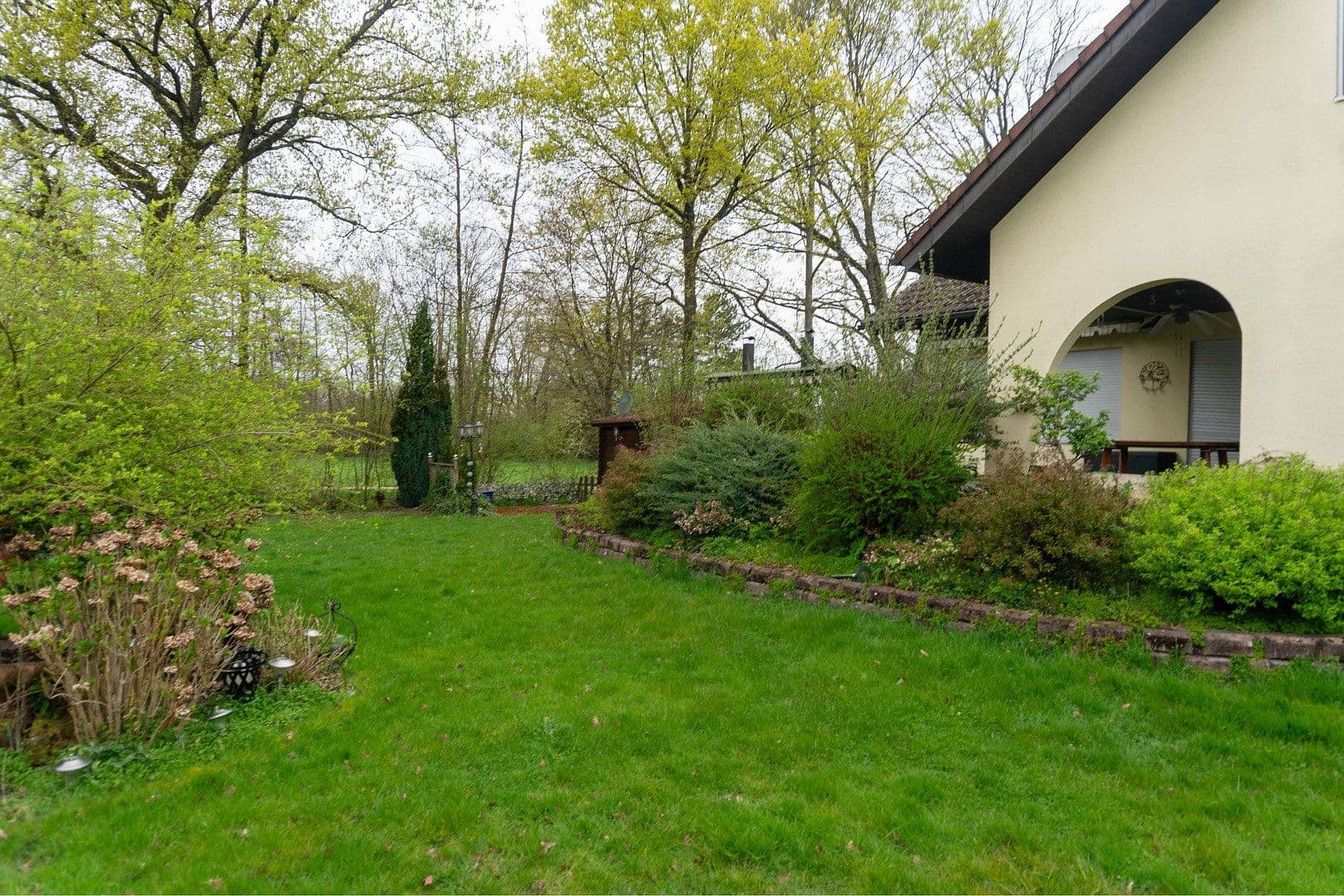 Prodej domu 160 m², pozemek 690 m², Bühl, Bádensko-Württembersko Prodej domu 160 m², pozemek 690 m², Bühl, Bádensko-Württembersko