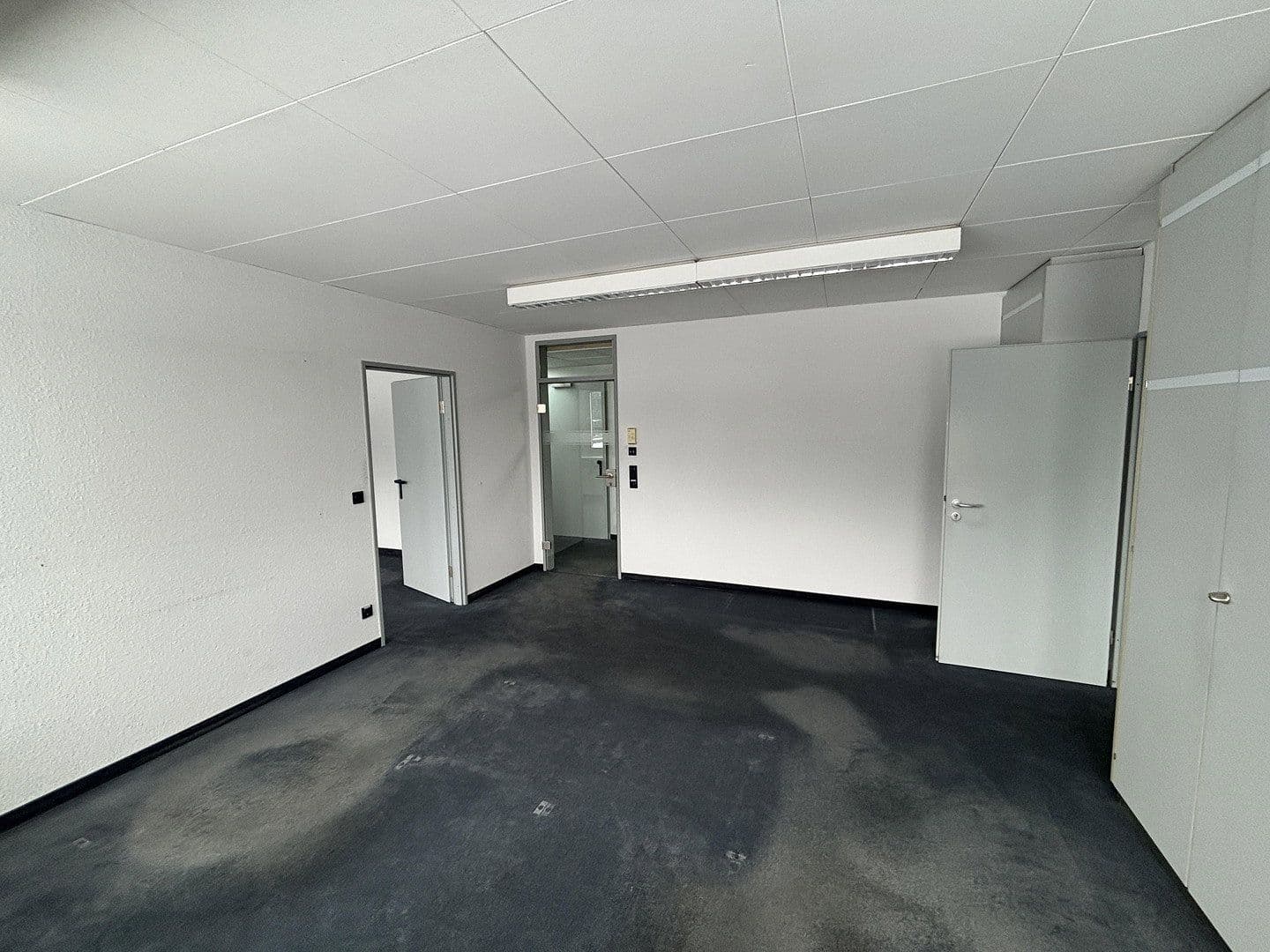 Pronájem kanceláře 646 m², Moselstr. 14, Neuss, Severní Porýní-Vestfálsko Pronájem kanceláře 646 m², Moselstr. 14, Neuss, Severní Porýní-Vestfálsko