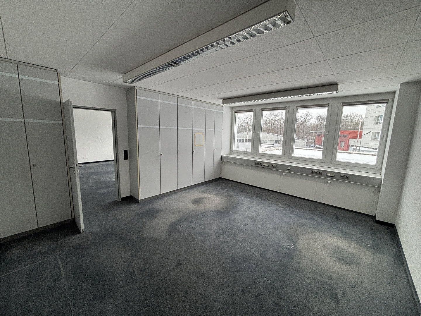 Pronájem kanceláře 646 m², Moselstr. 14, Neuss, Severní Porýní-Vestfálsko Pronájem kanceláře 646 m², Moselstr. 14, Neuss, Severní Porýní-Vestfálsko