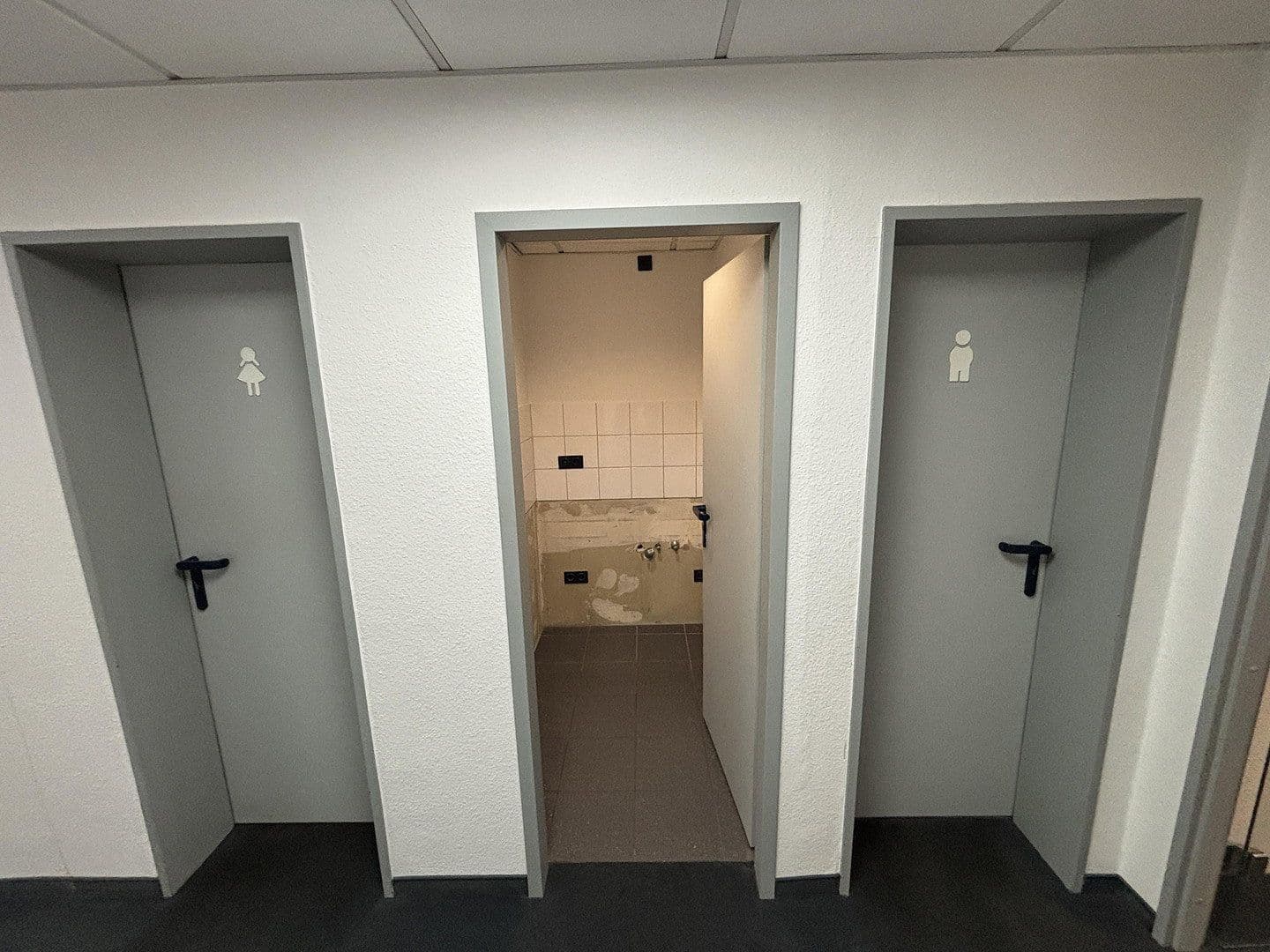 Pronájem kanceláře 646 m², Moselstr. 14, Neuss, Severní Porýní-Vestfálsko Pronájem kanceláře 646 m², Moselstr. 14, Neuss, Severní Porýní-Vestfálsko