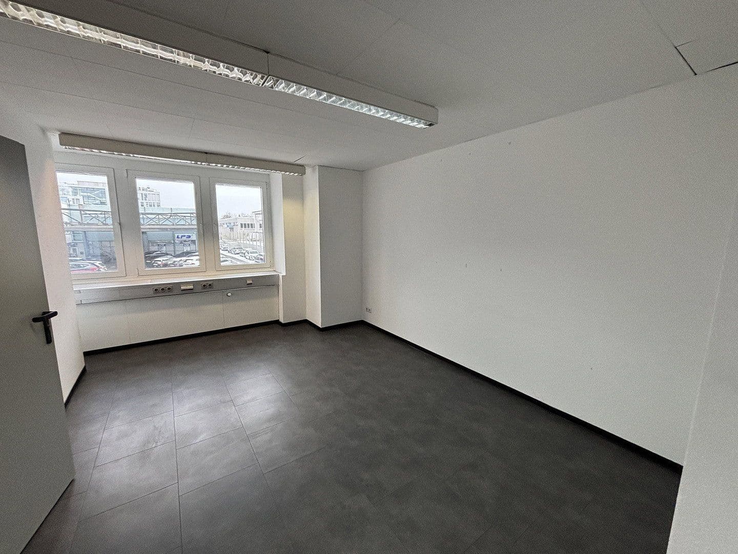 Pronájem kanceláře 200 m², Moselstr. 14, Neuss, Severní Porýní-Vestfálsko Pronájem kanceláře 200 m², Moselstr. 14, Neuss, Severní Porýní-Vestfálsko