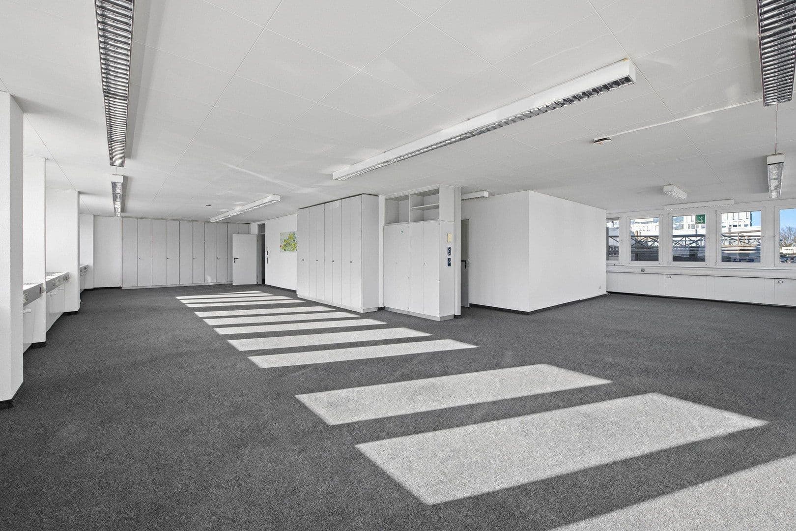 Pronájem kanceláře 200 m², Moselstr. 14, Neuss, Severní Porýní-Vestfálsko Pronájem kanceláře 200 m², Moselstr. 14, Neuss, Severní Porýní-Vestfálsko