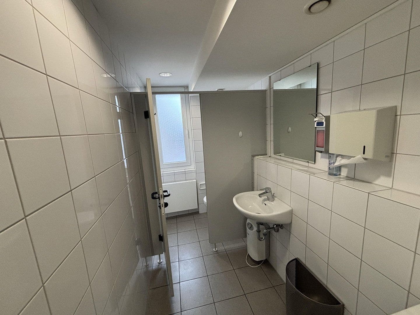 Pronájem kanceláře 200 m², Moselstr. 14, Neuss, Severní Porýní-Vestfálsko Pronájem kanceláře 200 m², Moselstr. 14, Neuss, Severní Porýní-Vestfálsko