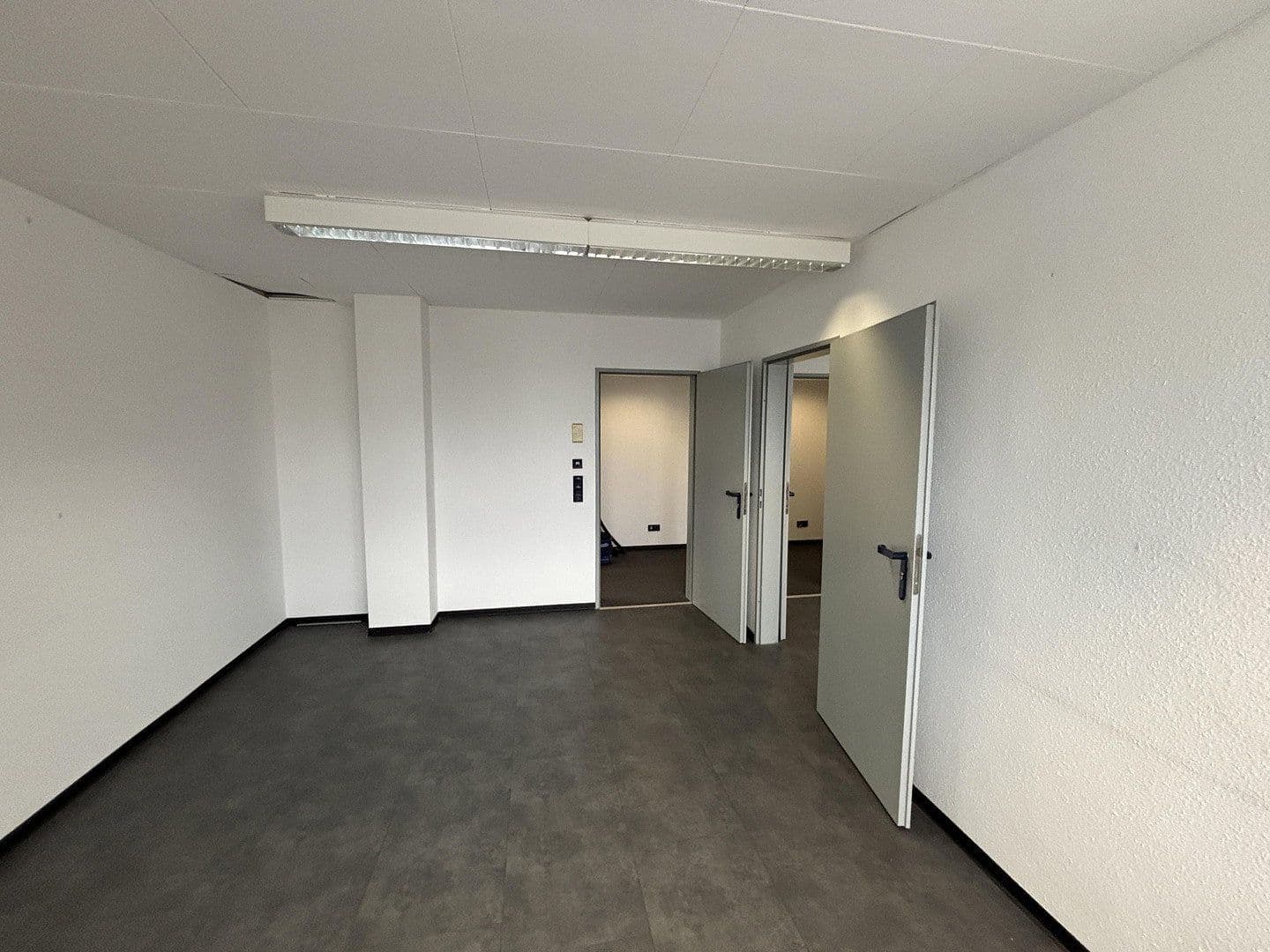 Pronájem kanceláře 200 m², Moselstr. 14, Neuss, Severní Porýní-Vestfálsko Pronájem kanceláře 200 m², Moselstr. 14, Neuss, Severní Porýní-Vestfálsko