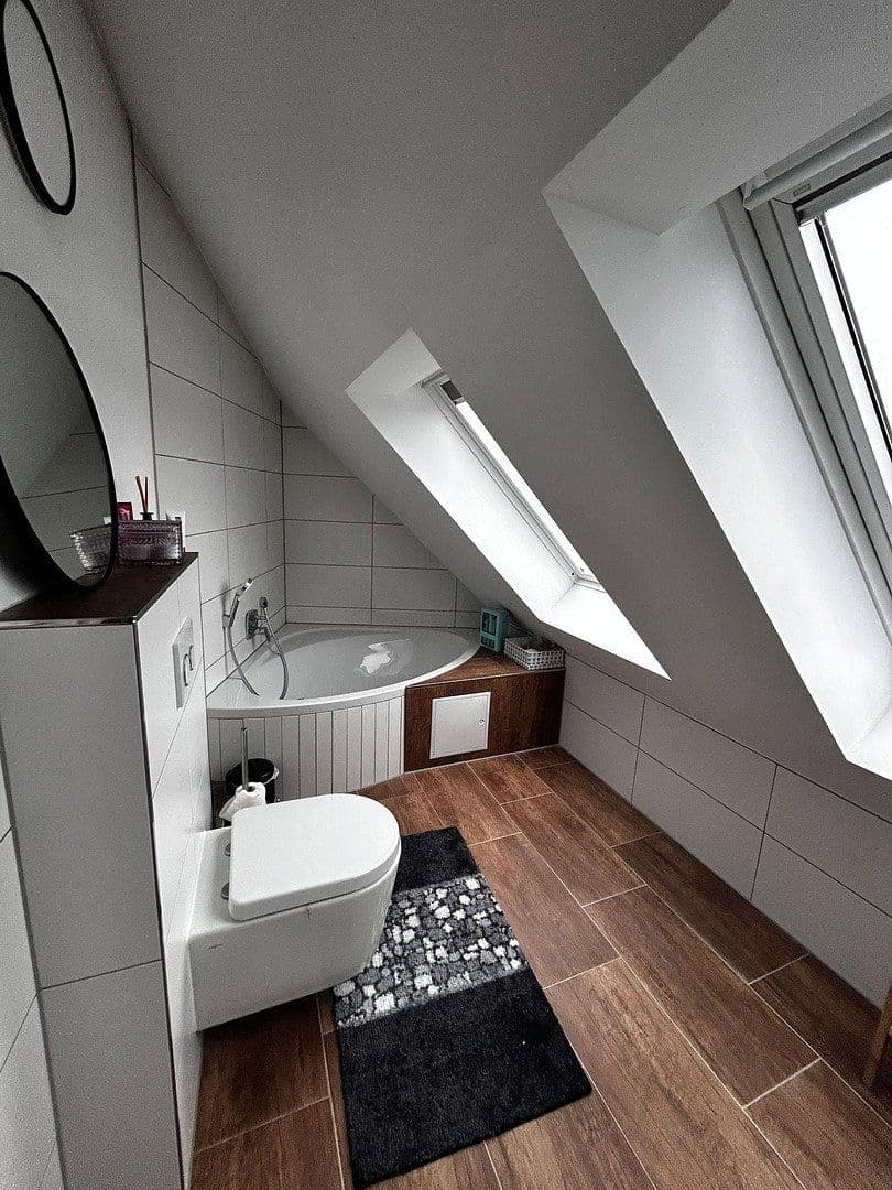 Pronájem bytu 3+1 78 m², Reudernerstr. 29, Nürtingen, Bádensko-Württembersko Pronájem bytu 3+1 78 m², Reudernerstr. 29, Nürtingen, Bádensko-Württembersko