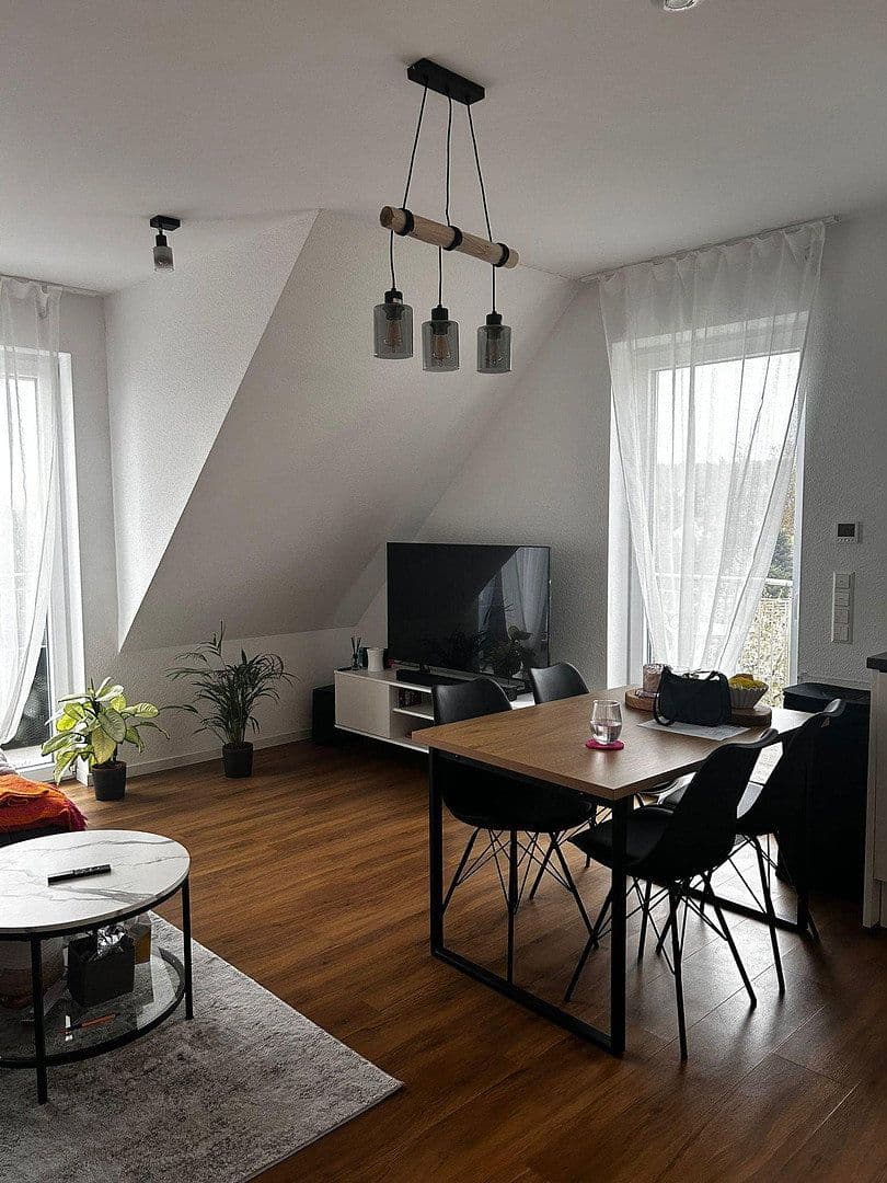 Pronájem bytu 3+1 78 m², Reudernerstr. 29, Nürtingen, Bádensko-Württembersko Pronájem bytu 3+1 78 m², Reudernerstr. 29, Nürtingen, Bádensko-Württembersko