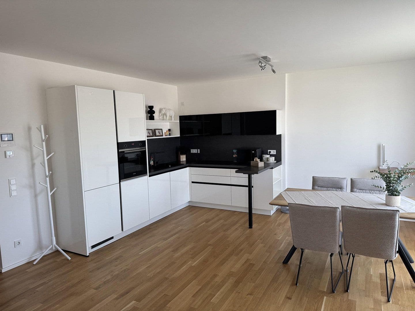 Pronájem bytu 2+1 69 m², An der Mühlbach Promenade 6, Plattling, Bavorsko Pronájem bytu 2+1 69 m², An der Mühlbach Promenade 6, Plattling, Bavorsko