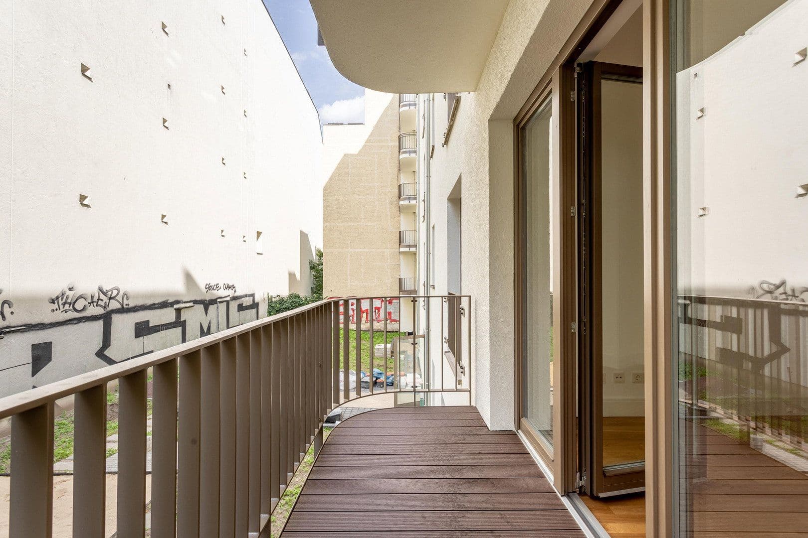 Prodej bytu 4+1 108 m², Hohenstaufenstr. 9, Berlin, Berlín Prodej bytu 4+1 108 m², Hohenstaufenstr. 9, Berlin, Berlín