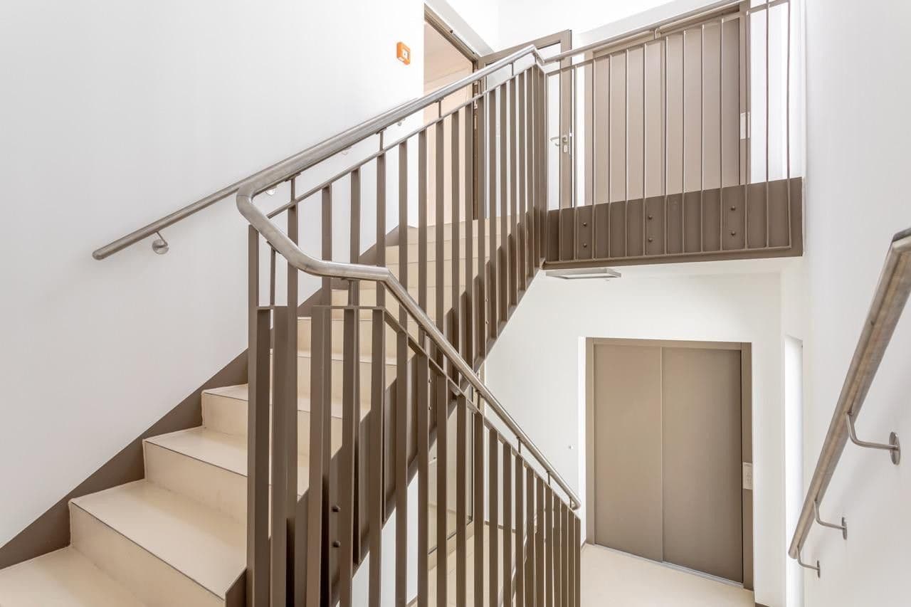 Prodej bytu 4+1 108 m², Hohenstaufenstr. 9, Berlin, Berlín Prodej bytu 4+1 108 m², Hohenstaufenstr. 9, Berlin, Berlín