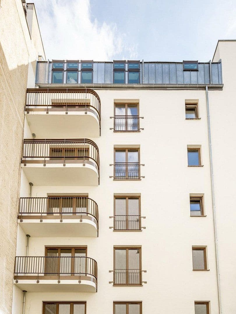 Prodej bytu 4+1 108 m², Hohenstaufenstr. 9, Berlin, Berlín Prodej bytu 4+1 108 m², Hohenstaufenstr. 9, Berlin, Berlín