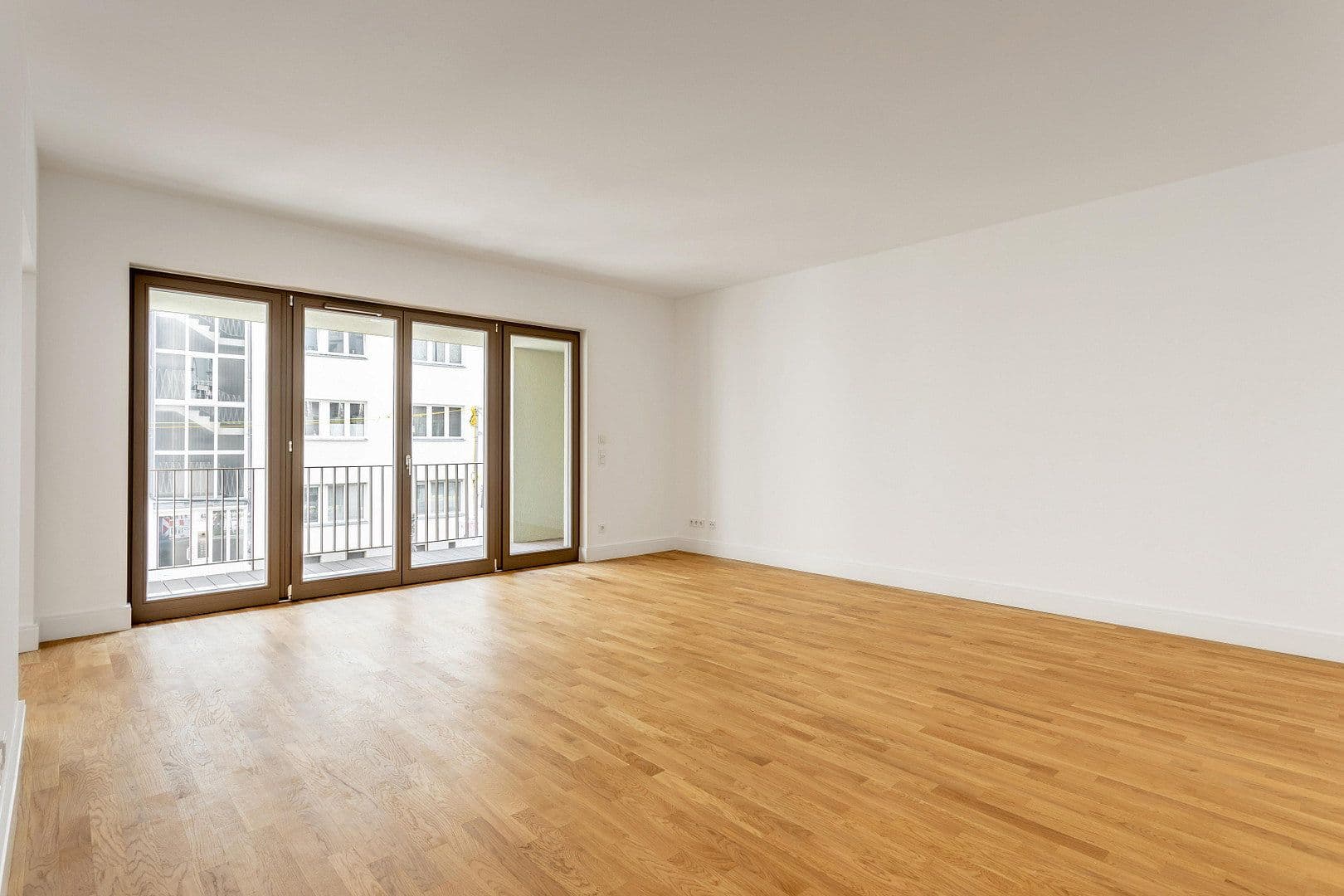 Prodej bytu 4+1 108 m², Hohenstaufenstr. 9, Berlin, Berlín Prodej bytu 4+1 108 m², Hohenstaufenstr. 9, Berlin, Berlín