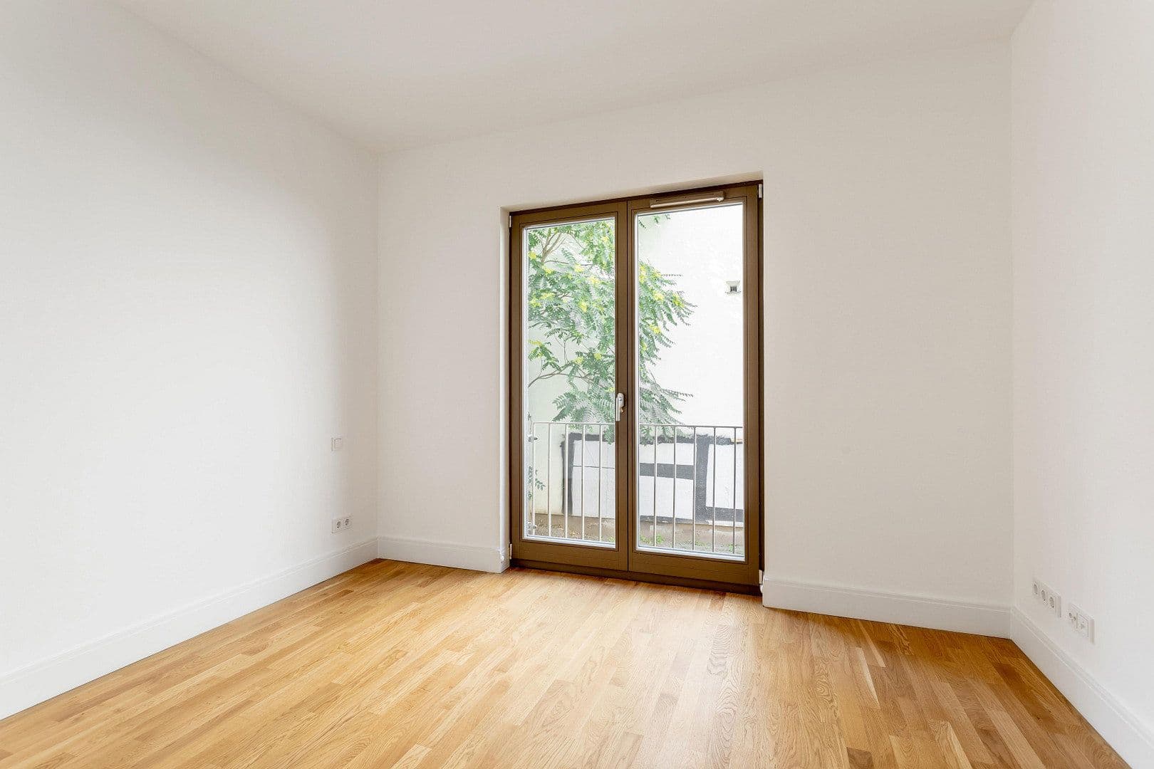 Prodej bytu 4+1 108 m², Hohenstaufenstr. 9, Berlin, Berlín Prodej bytu 4+1 108 m², Hohenstaufenstr. 9, Berlin, Berlín