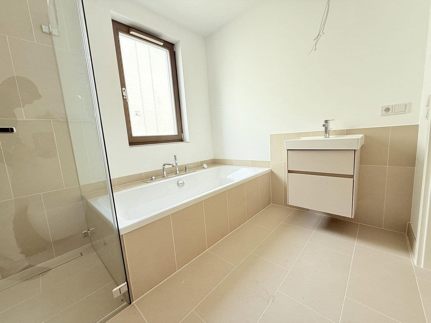 Prodej bytu 3+1 72 m², Hohenstaufenstr. 9, Berlin, Berlín Prodej bytu 3+1 72 m², Hohenstaufenstr. 9, Berlin, Berlín