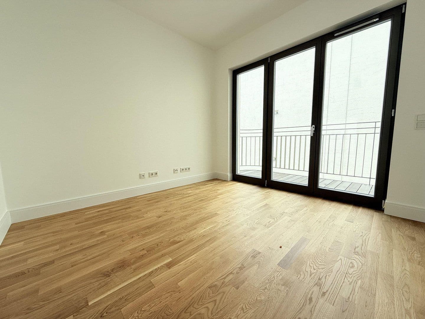 Prodej bytu 3+1 72 m², Hohenstaufenstr. 9, Berlin, Berlín Prodej bytu 3+1 72 m², Hohenstaufenstr. 9, Berlin, Berlín