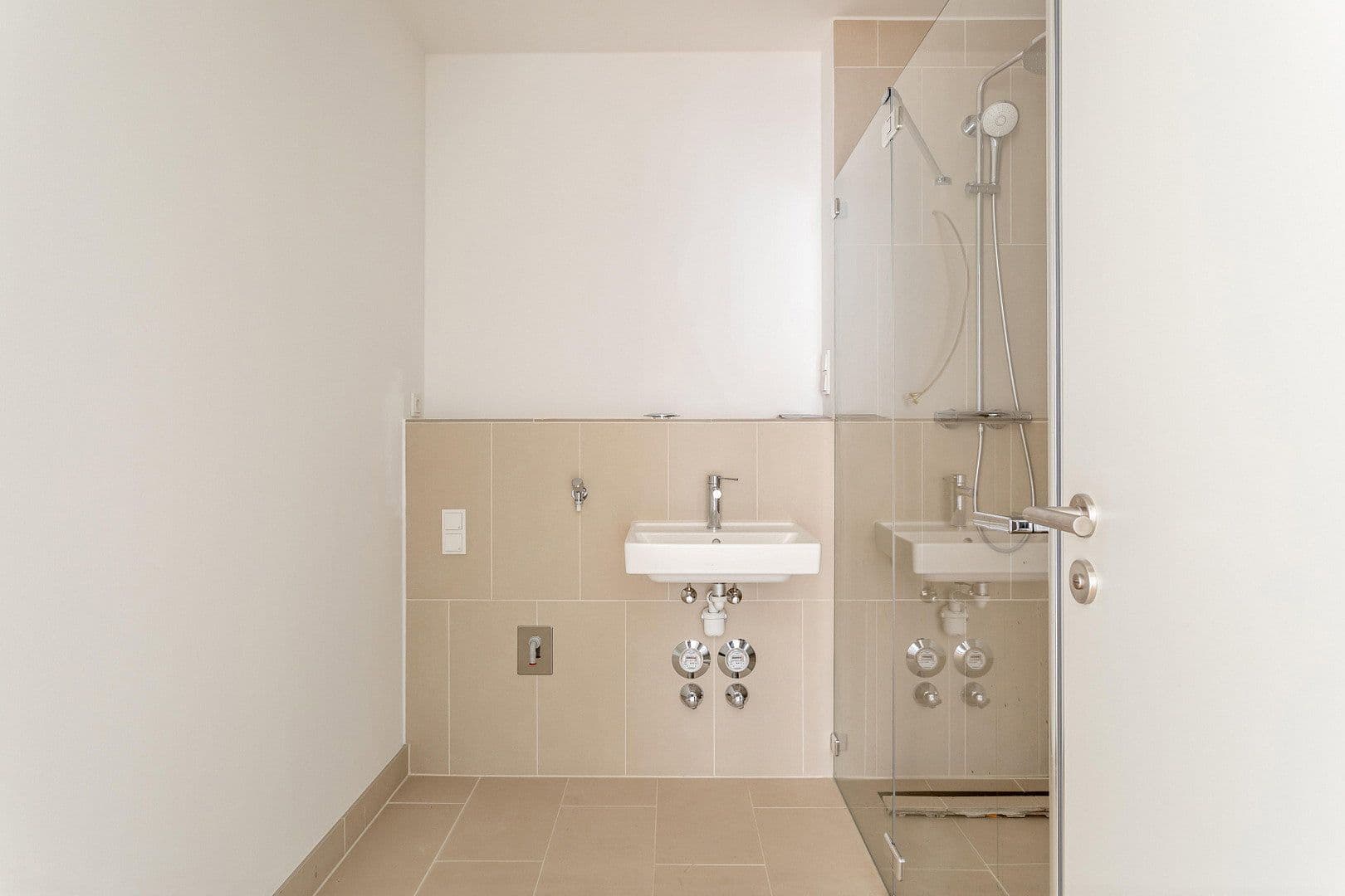 Prodej bytu 4+1 161 m², Hohenstaufenstraße 9, Berlin, Berlín Prodej bytu 4+1 161 m², Hohenstaufenstraße 9, Berlin, Berlín