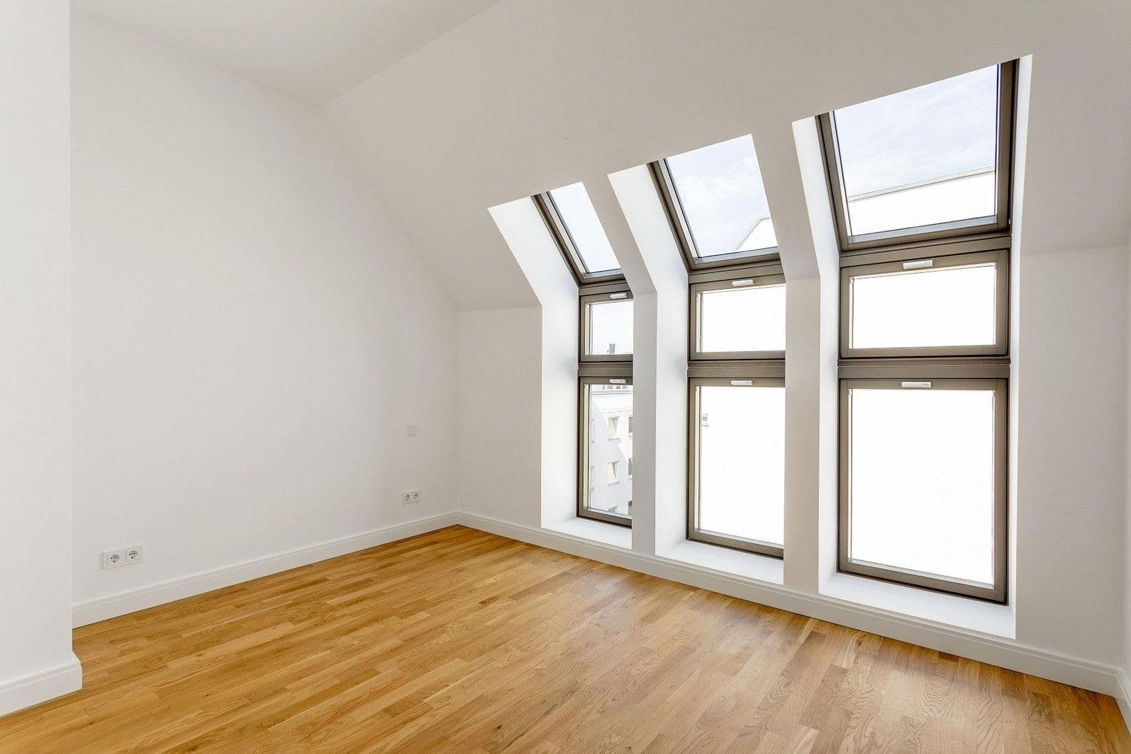 Prodej bytu 4+1 161 m², Hohenstaufenstraße 9, Berlin, Berlín Prodej bytu 4+1 161 m², Hohenstaufenstraße 9, Berlin, Berlín