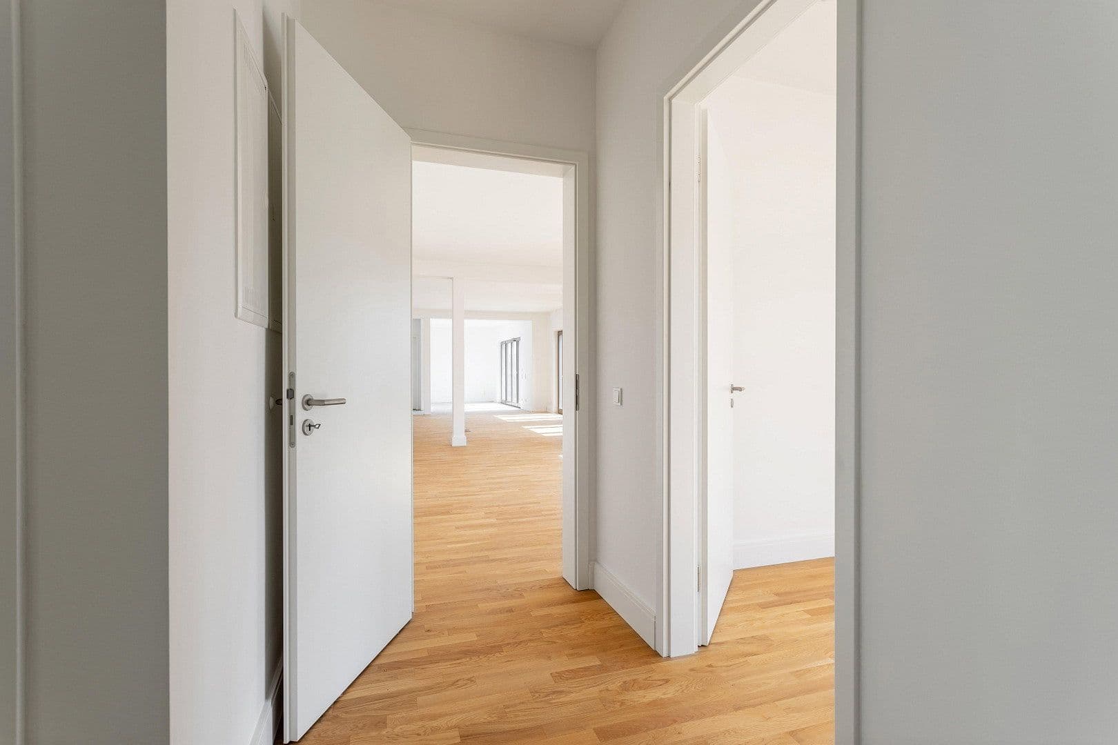 Prodej bytu 4+1 161 m², Hohenstaufenstraße 9, Berlin, Berlín Prodej bytu 4+1 161 m², Hohenstaufenstraße 9, Berlin, Berlín