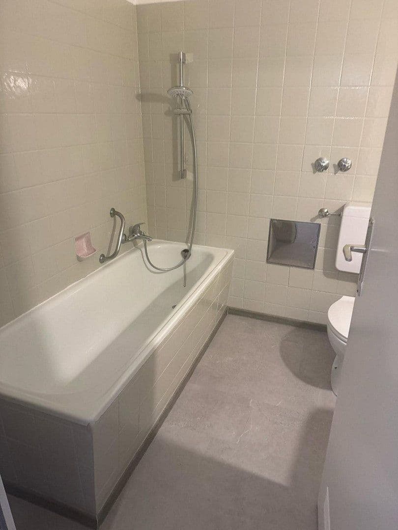 Pronájem bytu 2+1 60 m², Nordring 1, Frankfurt Bergen-Enkheim, Hessen Pronájem bytu 2+1 60 m², Nordring 1, Frankfurt Bergen-Enkheim, Hessen