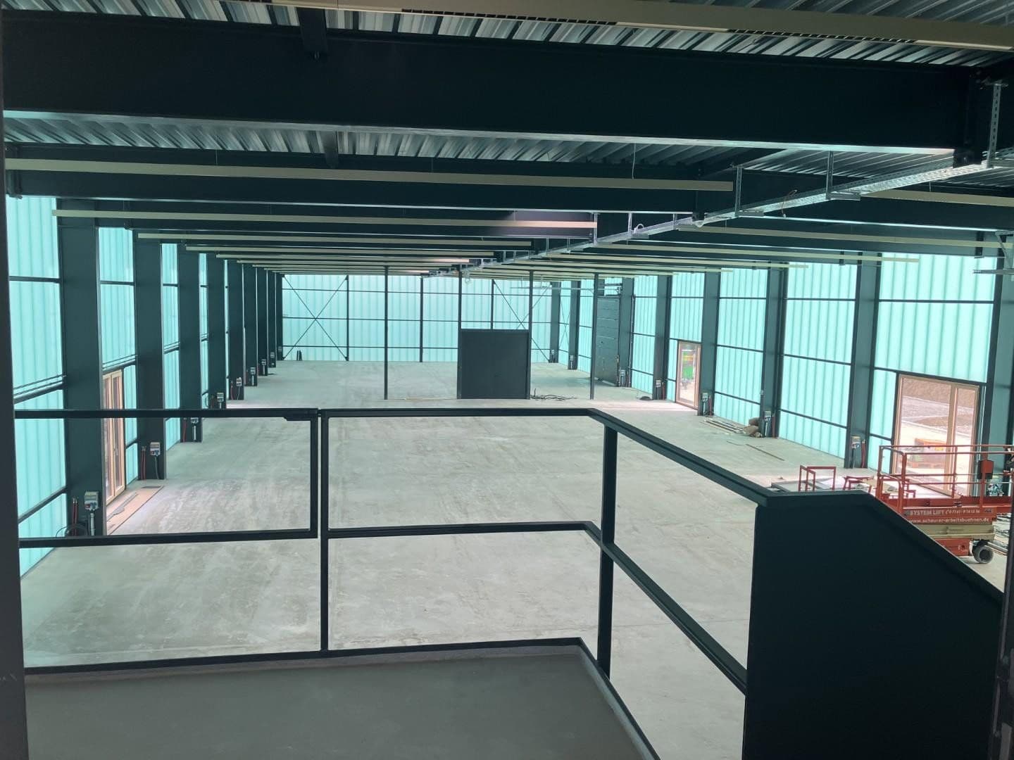 Pronájem nebytového prostoru 5.000 m², Göppingen, Bádensko-Württembersko Pronájem nebytového prostoru 5.000 m², Göppingen, Bádensko-Württembersko