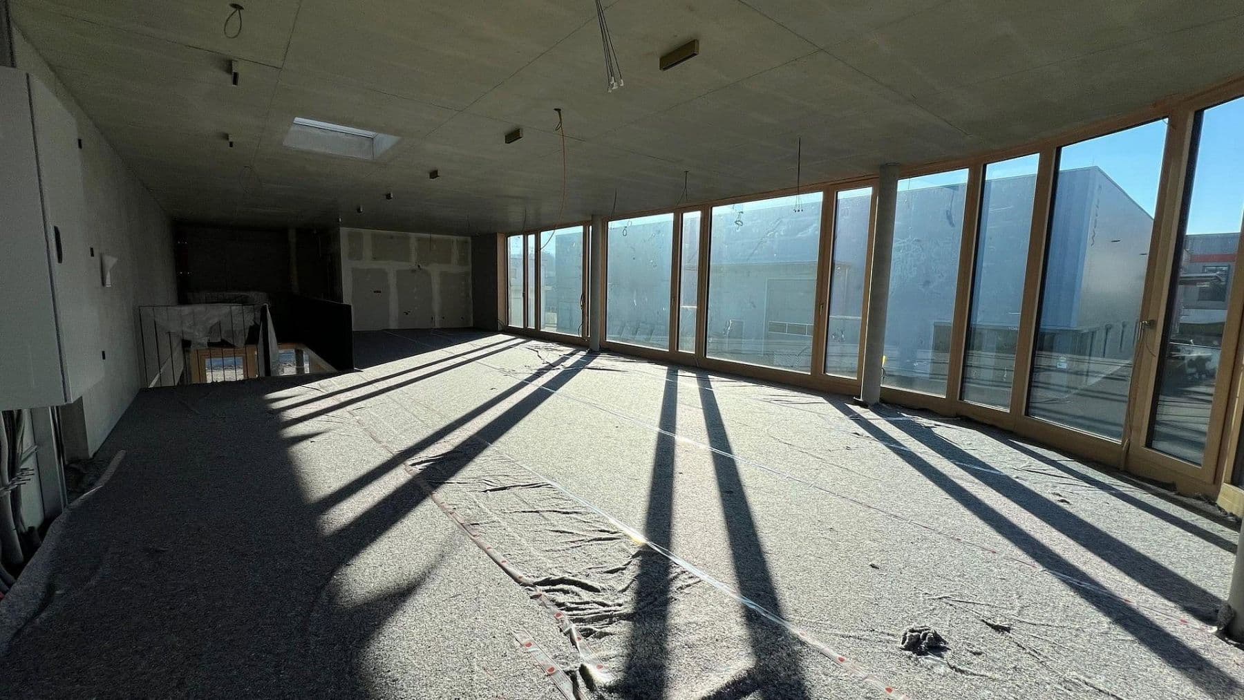 Pronájem nebytového prostoru 5.000 m², Göppingen, Bádensko-Württembersko Pronájem nebytového prostoru 5.000 m², Göppingen, Bádensko-Württembersko