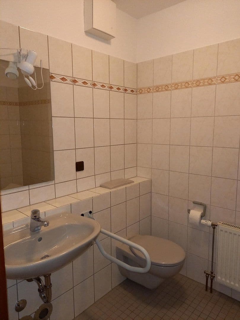 Pronájem bytu 1+1 26 m², Rathenaustr. 1, Wuppertal, Severní Porýní-Vestfálsko Pronájem bytu 1+1 26 m², Rathenaustr. 1, Wuppertal, Severní Porýní-Vestfálsko