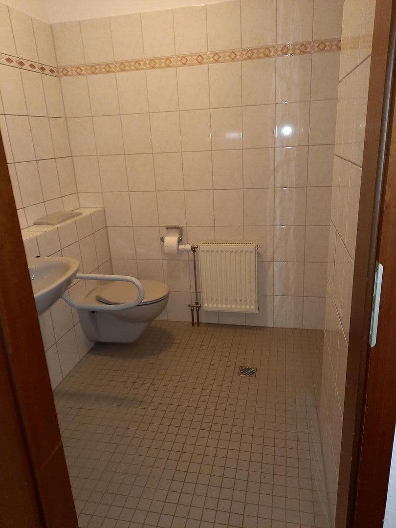 Pronájem bytu 1+1 26 m², Rathenaustr. 1, Wuppertal, Severní Porýní-Vestfálsko Pronájem bytu 1+1 26 m², Rathenaustr. 1, Wuppertal, Severní Porýní-Vestfálsko