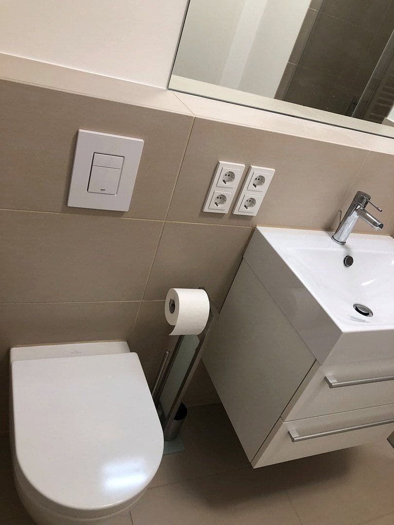 Pronájem bytu 2+1 58 m², Berlin, Berlín Pronájem bytu 2+1 58 m², Berlin, Berlín