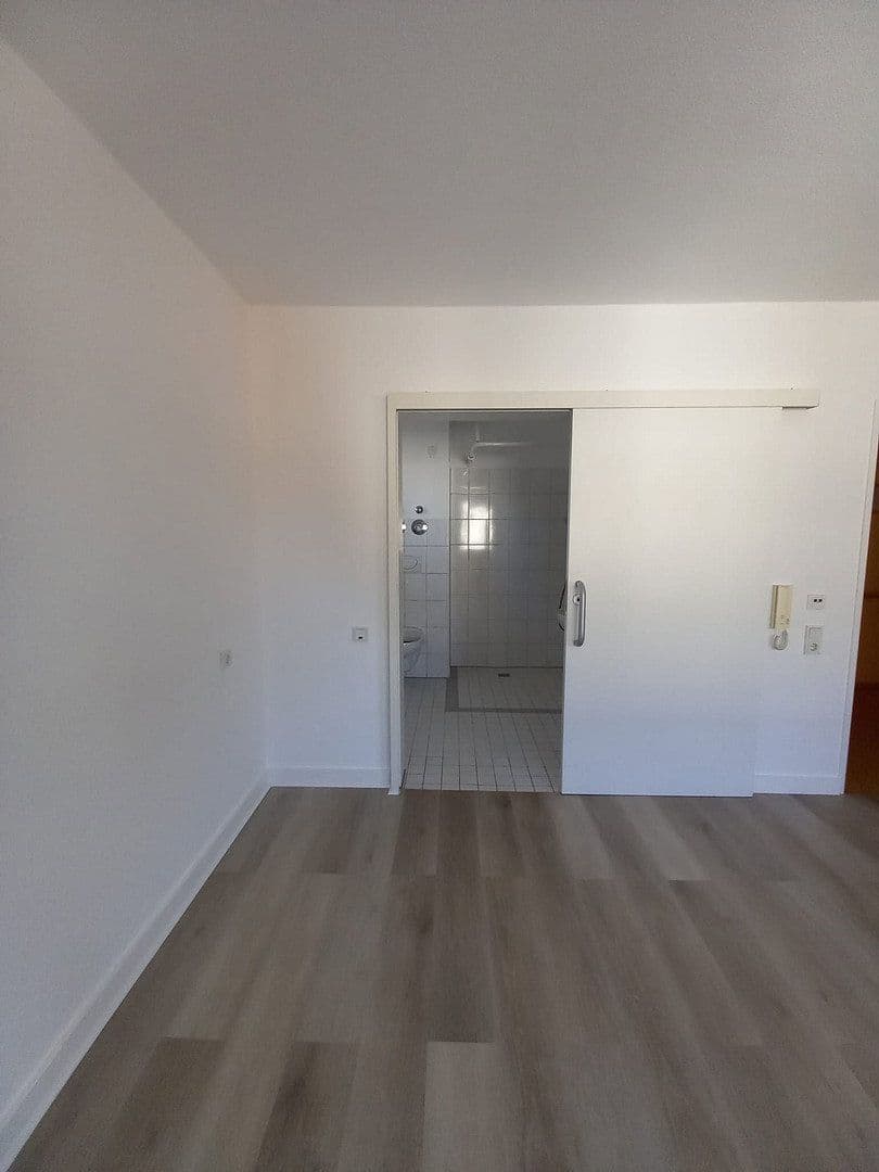Pronájem bytu 1+1 26 m², Rathenaustraße 1 - (E3+E4+E10), Wuppertal, Severní Porýní-Vestfálsko Pronájem bytu 1+1 26 m², Rathenaustraße 1 - (E3+E4+E10), Wuppertal, Severní Porýní-Vestfálsko