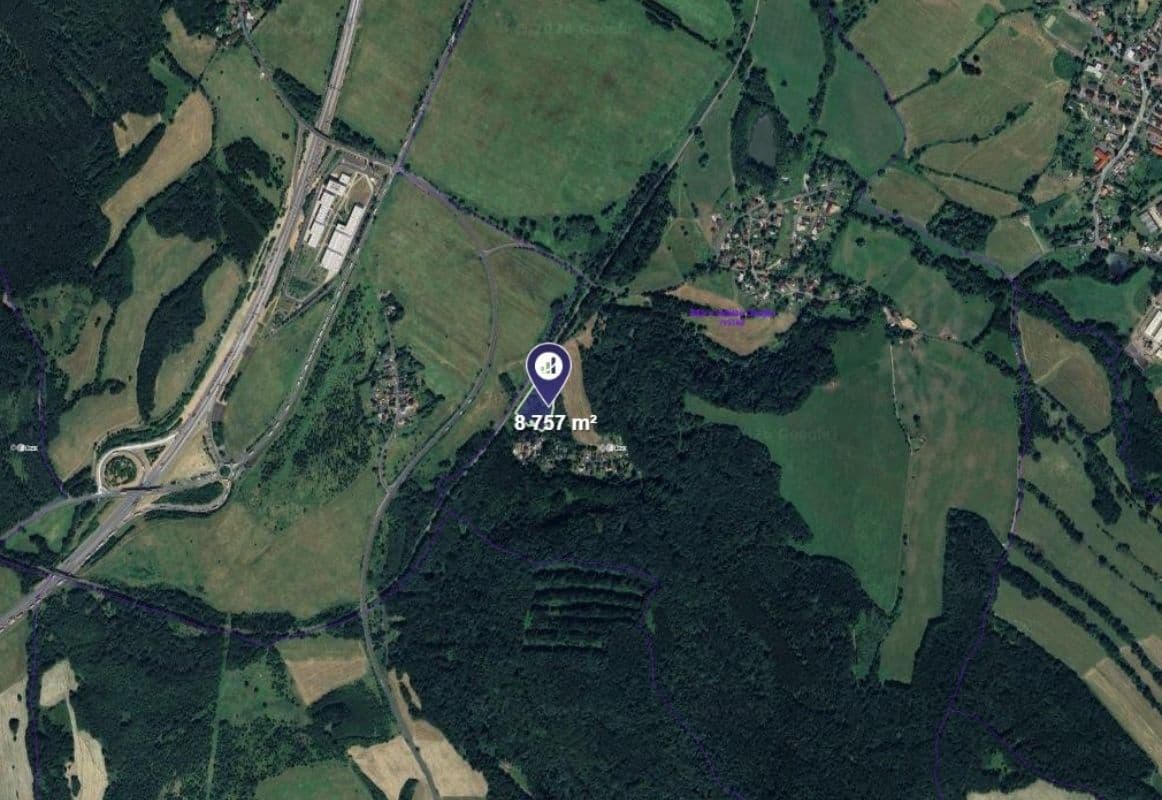 Prodej pozemku 8.757 m², Velké Chvojno, Ústecký kraj Prodej pozemku 8.757 m², Velké Chvojno, Ústecký kraj