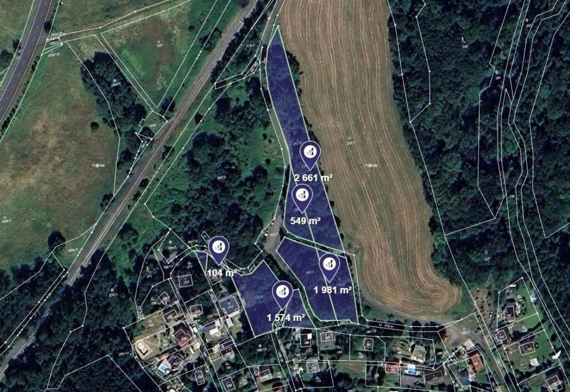 Prodej pozemku 6.869 m², Velké Chvojno, Ústecký kraj Prodej pozemku 6.869 m², Velké Chvojno, Ústecký kraj