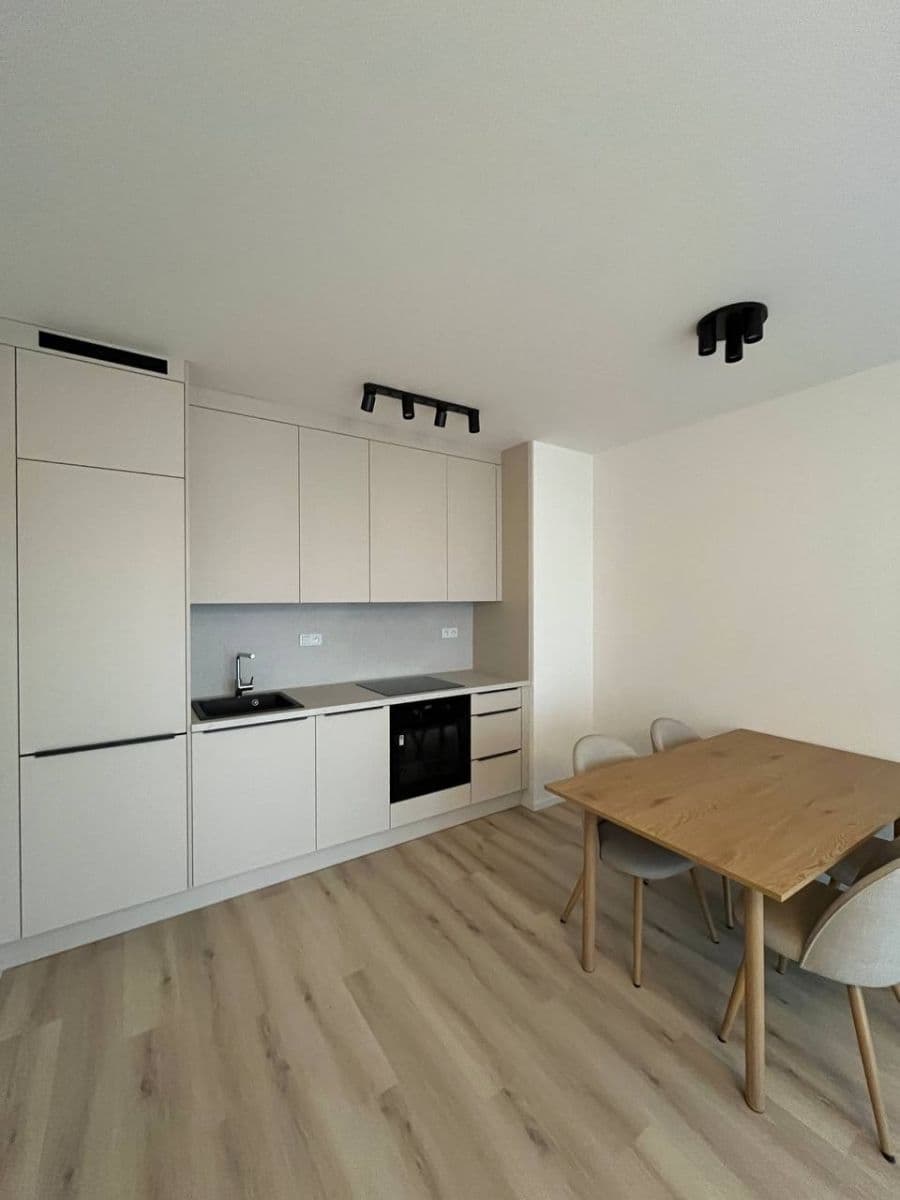 Pronájem bytu 2+kk 46 m², Hodkovická, Praha, Praha Pronájem bytu 2+kk 46 m², Hodkovická, Praha, Praha