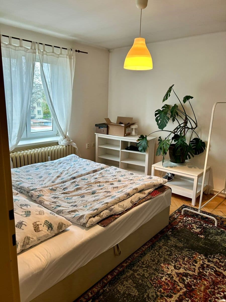 Pronájem bytu 1+1 35 m², Na Okrouhlíku, Pardubice, Pardubický kraj Pronájem bytu 1+1 35 m², Na Okrouhlíku, Pardubice, Pardubický kraj